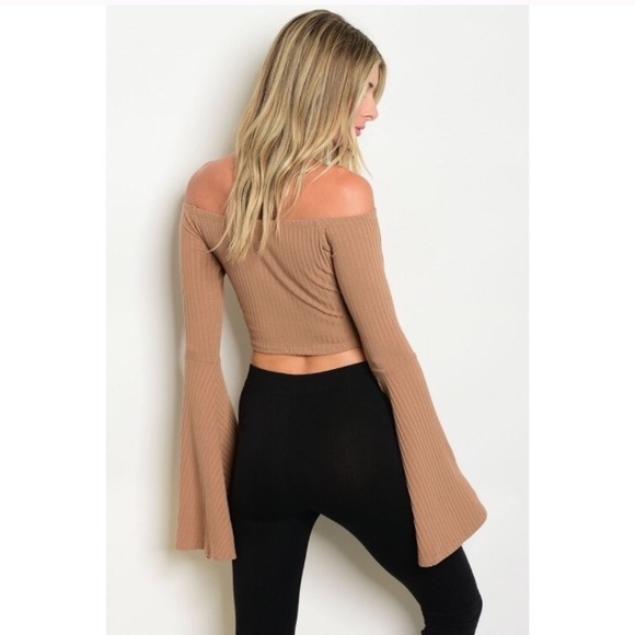 Bell Sleeve Crop - Picture 3 of 3